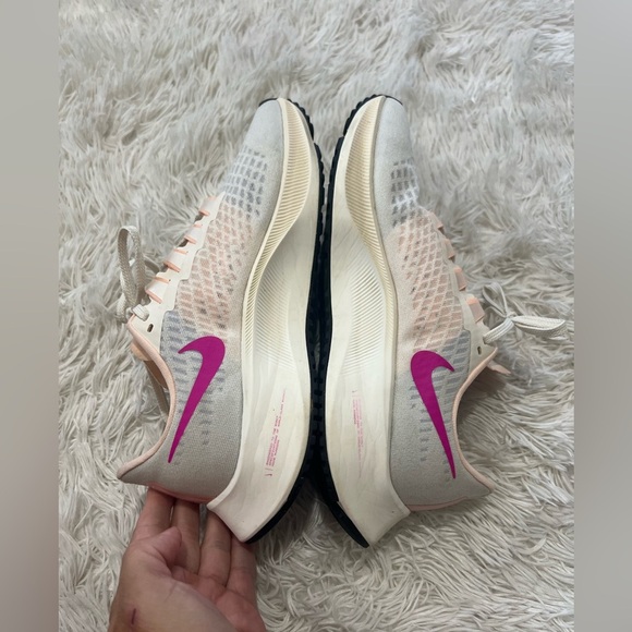 Nike Women's Air Zoom Pegasus 37 Running Sneakers - Size 9 - Picture 7 of 10
